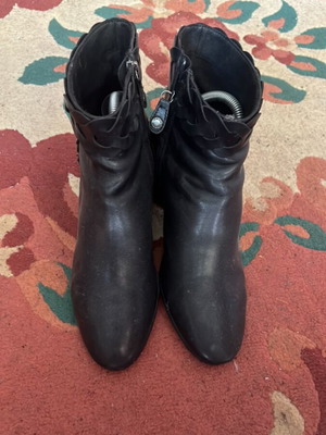Geox women's ankle boots size 41 used, black color