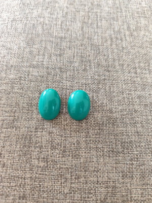 Clip-on earrings like new