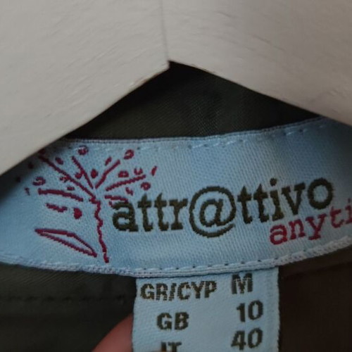 Attrattivo Φόρεμα μέγεθος M σαν καινούργιο, μπεζ και πράσινο