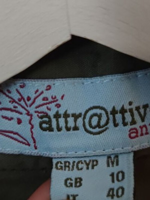 Attrattivo Φόρεμα μέγεθος M σαν καινούργιο, μπεζ και πράσινο