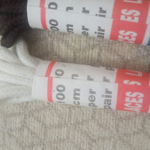 Set of 8 shoelaces new, 4 black, 3 brown, 1 white