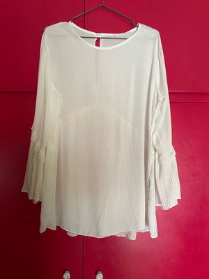 Shirt with bell sleeve like new, white, sizes L and XL