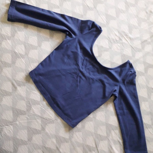 Top purple-blue like new with 3/4 sleeve and open back, size S