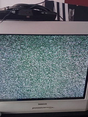 Thomson 25' TV used with decoder package functional