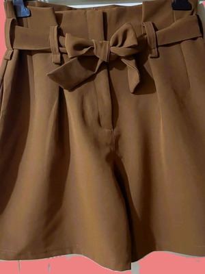 Women's short brown shorts like new, size M-L