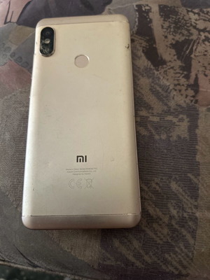 Xiaomi M1803E7SG μεταχειρισμένο για ανταλλακτικά με σπασμένο τατς και οθόνη χωρίς φορτιστή