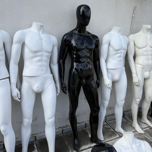Used male display mannequins, Italian and Spanish