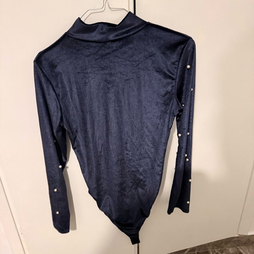 Velvet body with pearls new, dark blue