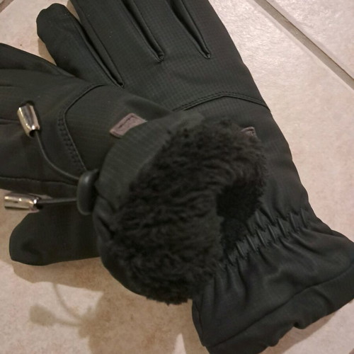 Warm gloves like new