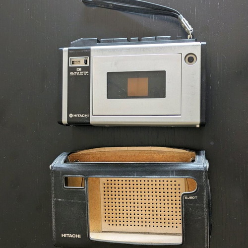 Hitachi Journalistic Walkman used with leather case