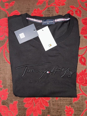 Tommy Hilfiger men's T-shirt black embroidered XL new with tags