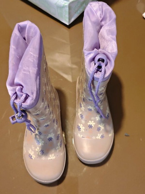 Frozen rain boots used, size 28, purple