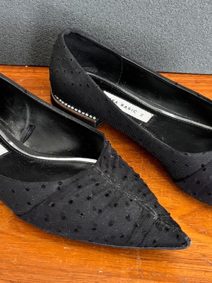 ZARA Basic παπούτσια νούμερο 40 σαν καινούργια, μαύρα