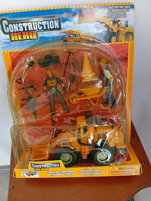 Construction Hero loader new with two figures and tools