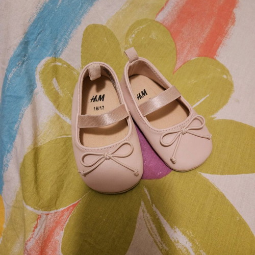 Pink cuddle ballerina shoes size 16/17 like new