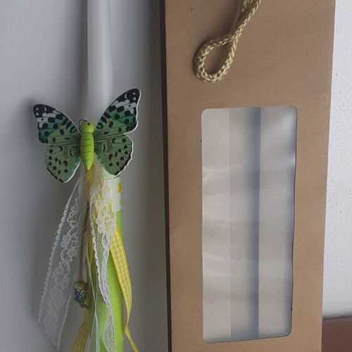 Handmade candle new with felt, lace and wooden decoration