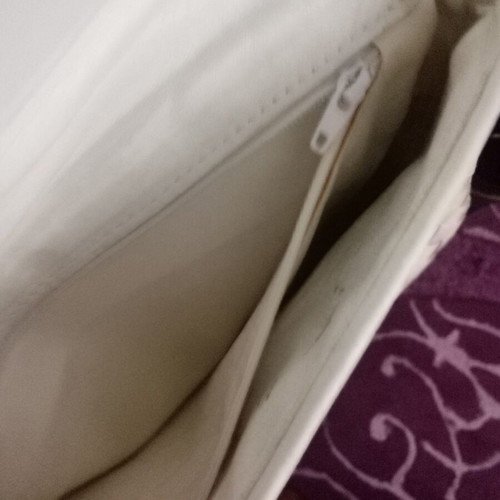 White shoulder bag used, leather with gold detail