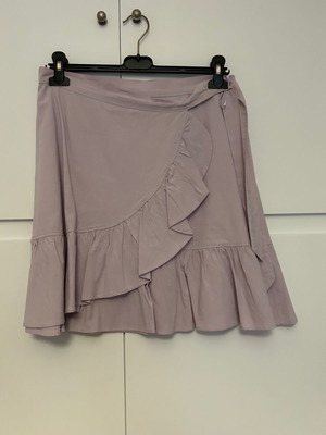 Skirt new, size large, lilac color