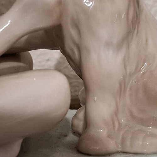 Cascades Friendship porcelain figurine, Spain