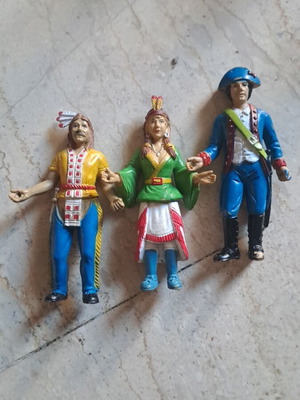 Collectible figures used, set of 3, excellent condition