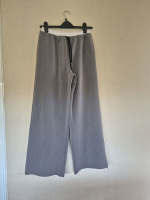 Women's grey two-piece set like new, cropped jacket and wide leg pants