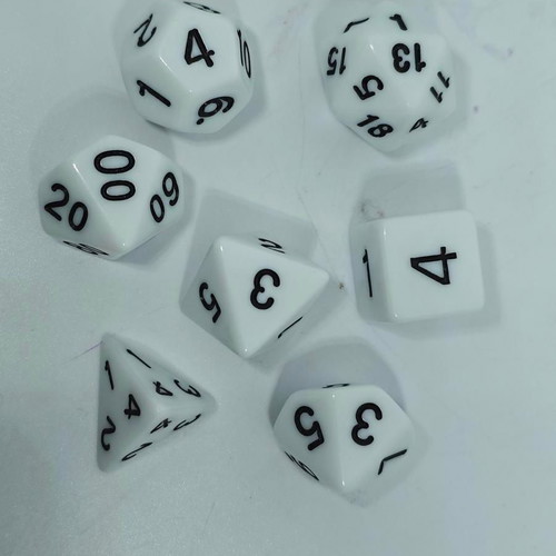 Set of 7 white polyhedral RPG dice like new with fabric pouch