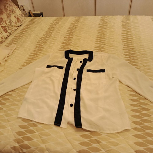 White women's shirt like new with dark blue buttons, size L
