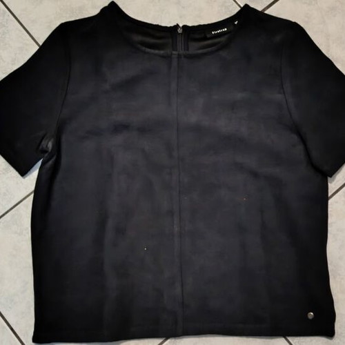 Firetrap Women's Black T-Shirt Like New, Size 10