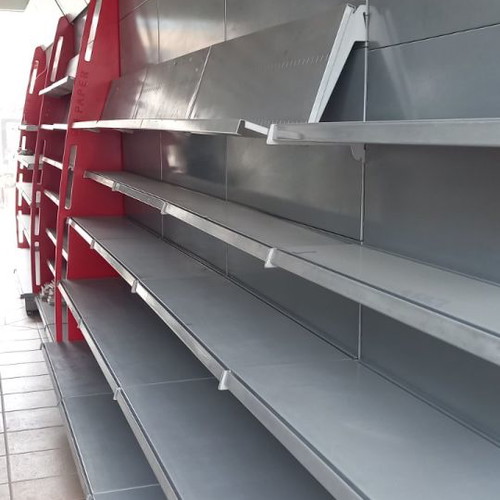 Μεταλλικά ράφια καταστήματος μεταχειρισμένα με φωτιζόμενη μετώπη και αξεσουάρ