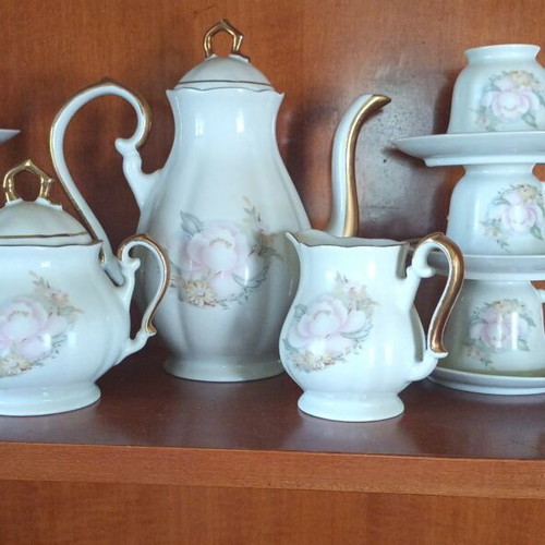 Porcelain tea set like new