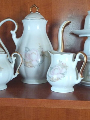 Porcelain tea set like new