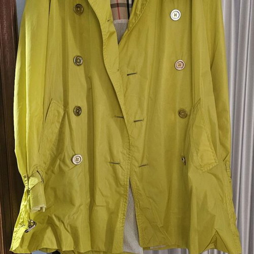 Burberry coat like new, lemon color, size S
