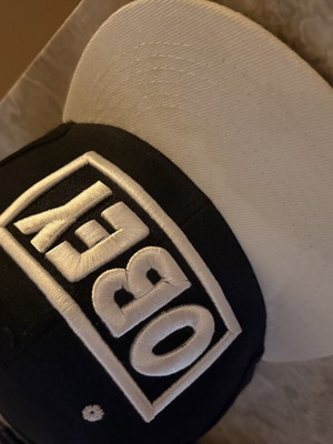 Obey hat like new, black