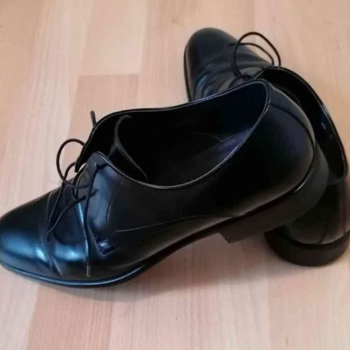 Black leather Moreski shoes like new, size 42
