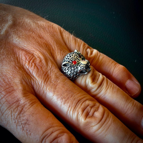 Red-Eyed Leopard Stainless Steel Ring US 9, M FORGE