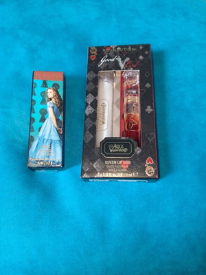 Revolution κραγιόν και lipgloss limited edition Alice in Wonderland καινούργια