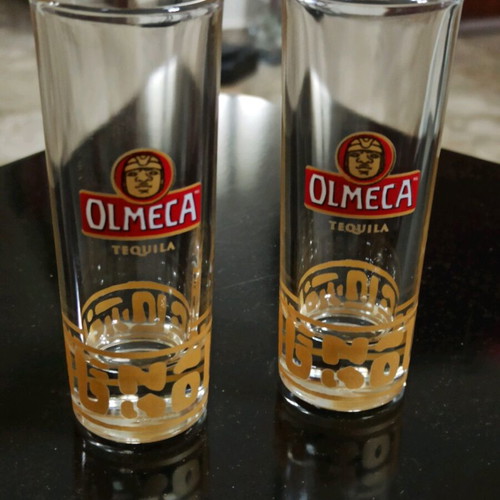 Olmeca Tequila shot glass set of 2 like new with gold details