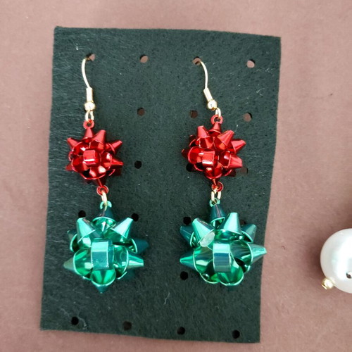 Christmas earrings with red and green bows