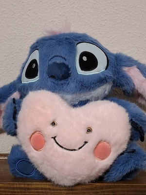 Disney Stitch λούτρινο με καρδιά 23cm καινούργιο