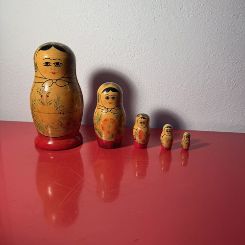 Babushka doll complete, 18 cm, like new
