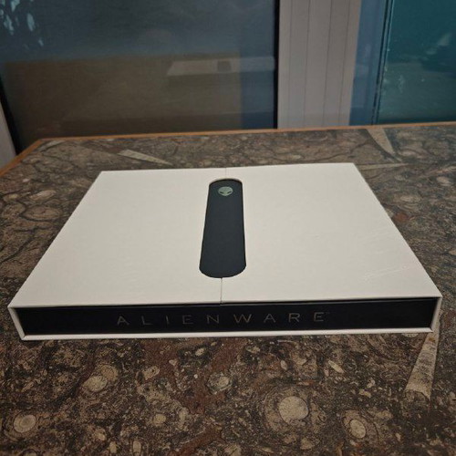 Dell Alienware x14 laptop Full HD, Intel Core i7, 16GB RAM, 512GB SSD