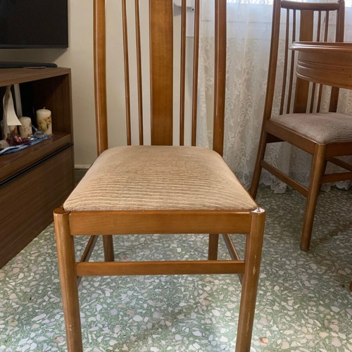Oval dining table with 6 chairs used, with extensions