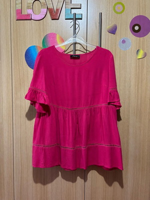Fuchsia blouse size M like new