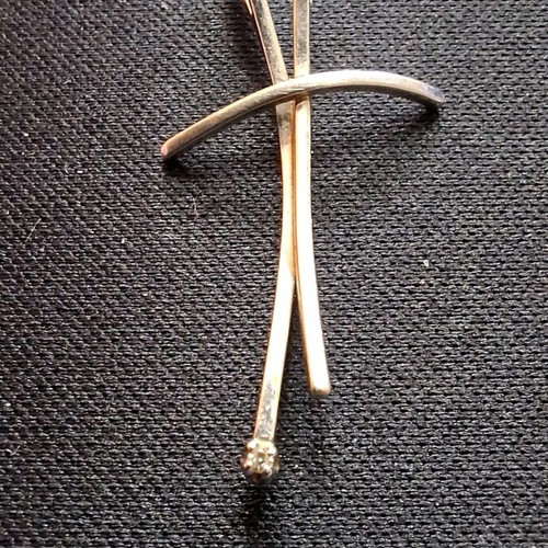 White gold cross 18 carat with 2 brilliant diamonds like new