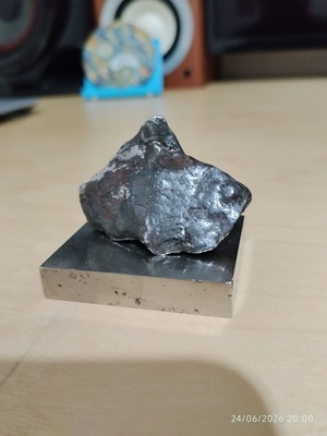 Iron Meteorite 50 Grams With Magnetic Base