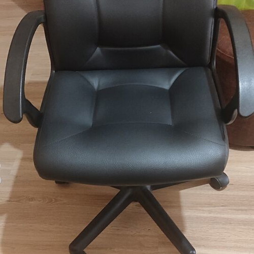 Office chair black leatherette like new