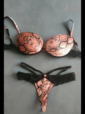 Σετάκι Med Push Up Σουτιέν 75Β και Στρινγκ Small με Print Φίδι και Εφέ Βελούδου