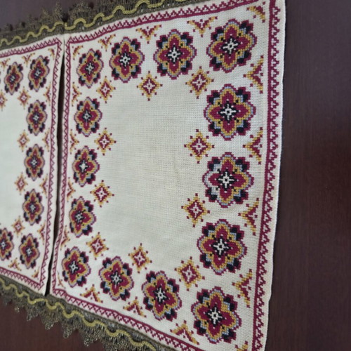 Handmade doilies set of 3 like new