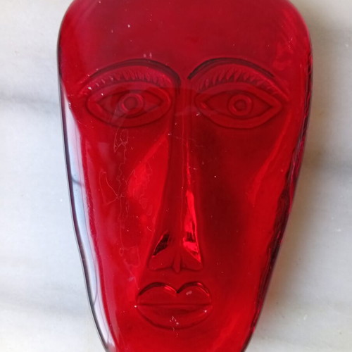 Handblown glass mask from Mexico, 11.5 cm, ruby red