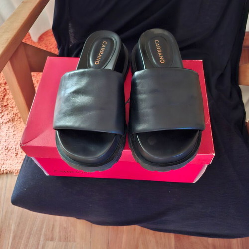 Carrano leather sandals size 38 like new, black